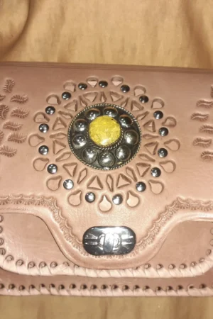 Bolso Cuadrado labrado piedra click