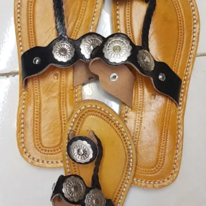 Sandalias de monedas de mujermarrones y negras