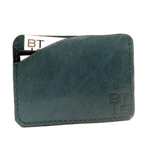 Tarjetero de 2 ranuras, con bolsillo para tickets o billetes. Porta-Tarjetas CARD NV de Napa vegetal de cordero, color Blue Smoke..