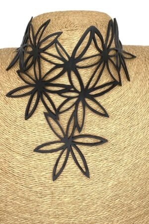Pentas Star-shaped Flower Statement Choker