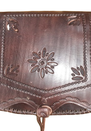 Bolso trapecio calado