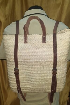 Mochila cuadrada de paja y cuero