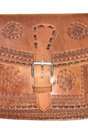 Bolso Trapecio Labrado Hebilla Grande