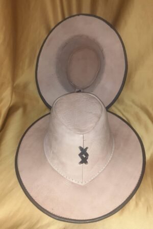 Sombrero de cuero