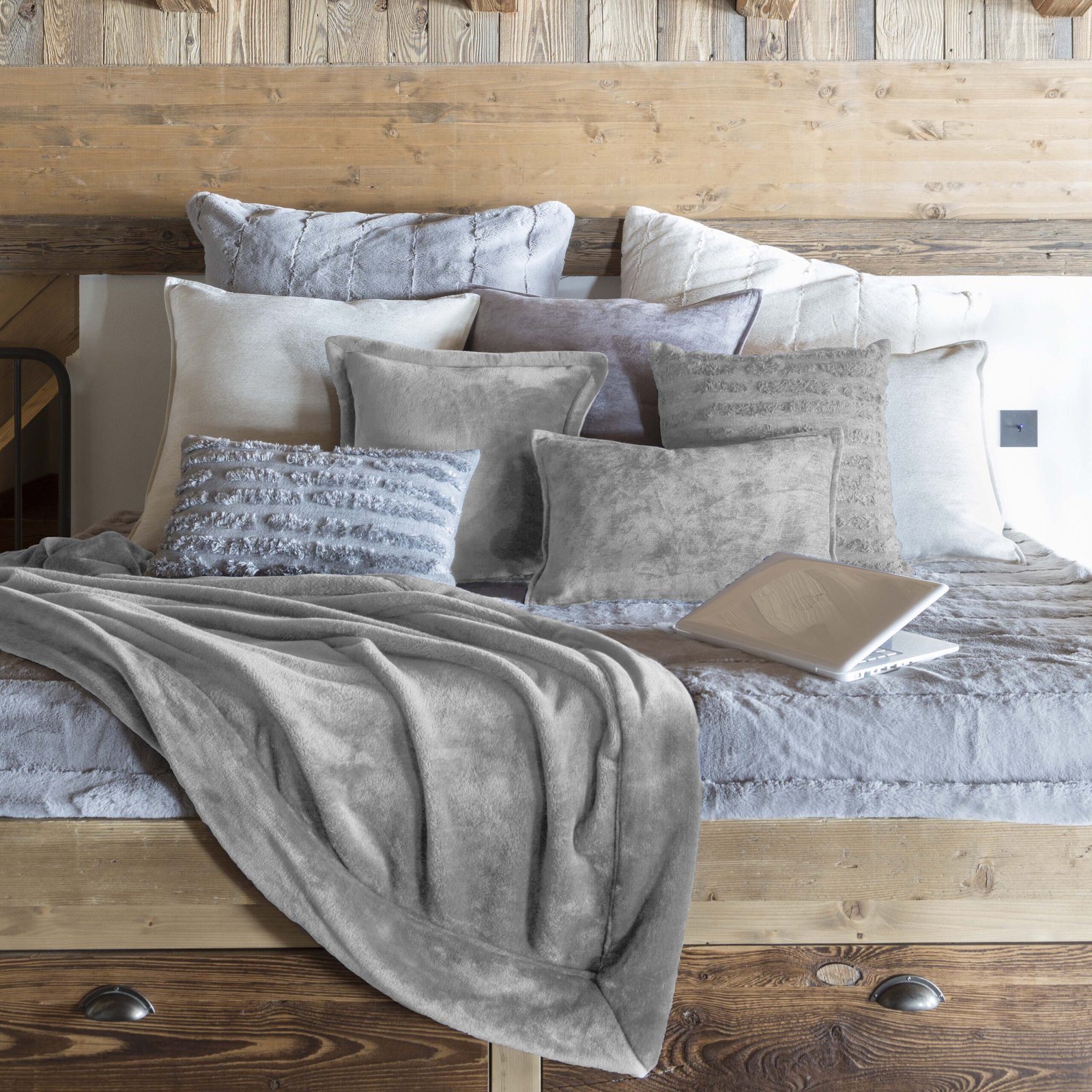 Tender Throw Blanket Perle 150 X 200