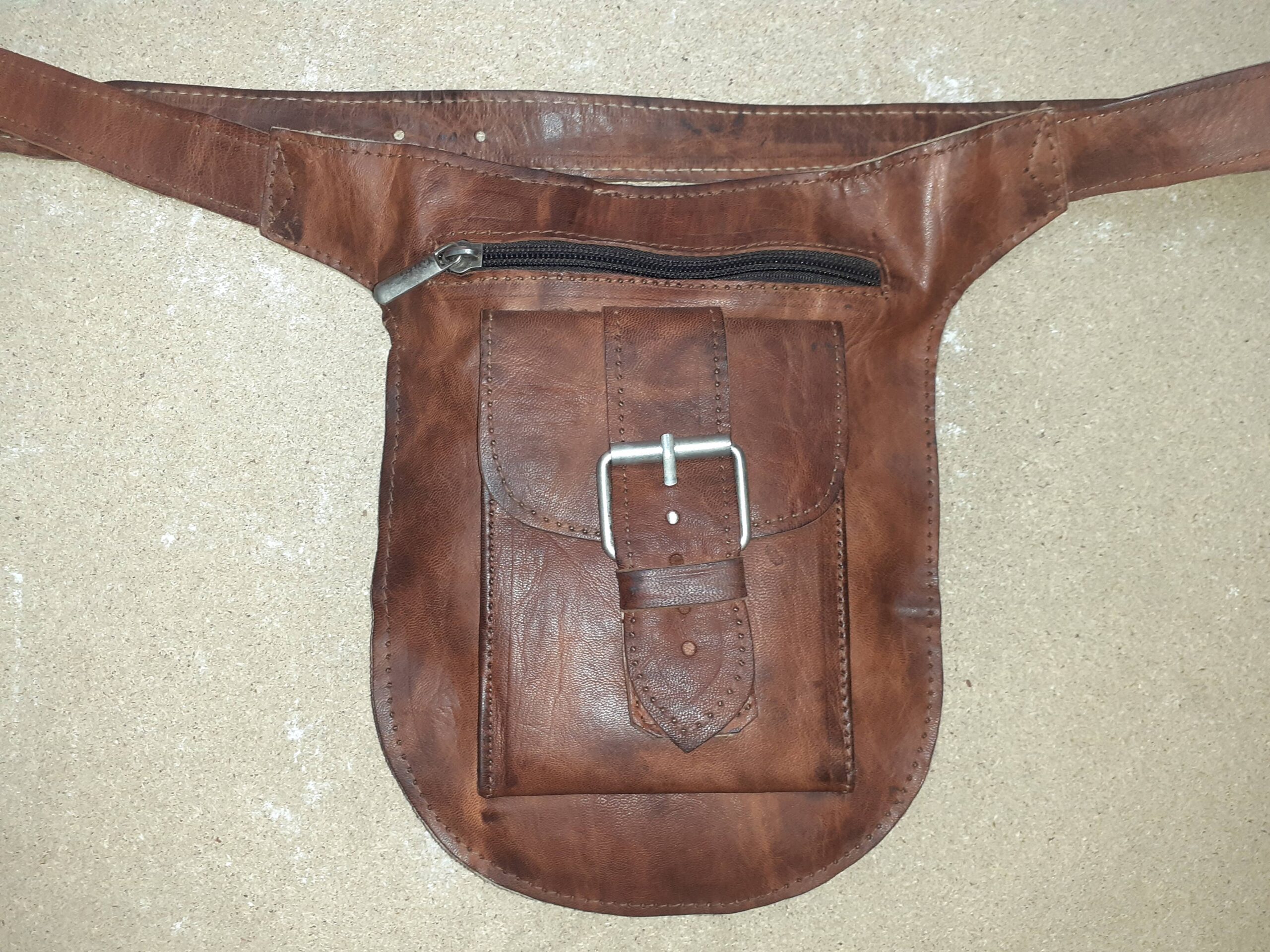 Riñonera ovalada hebilla