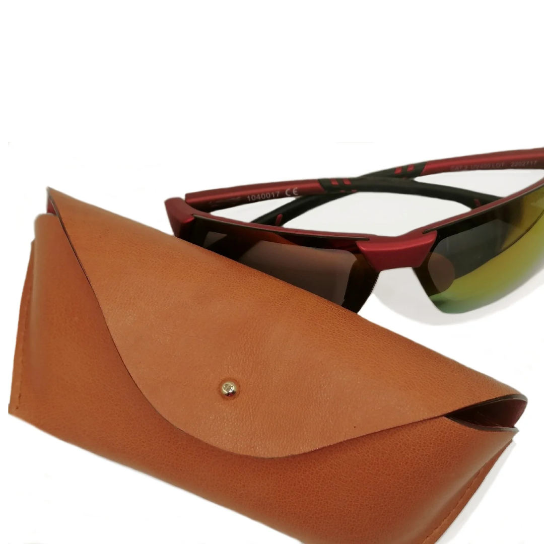 Funda de gafas de estructura semi-rígida, BALMORAL NV. Napa Vegetal de cordero en color Tostado.