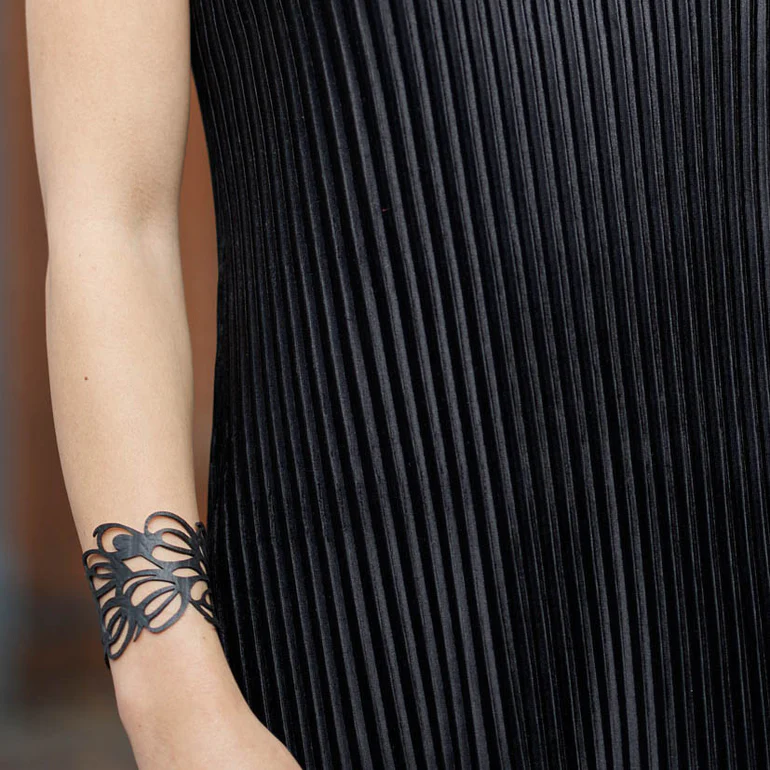 Bella Elegant Inner Tube Art Nouveau Bracelet - Image 4
