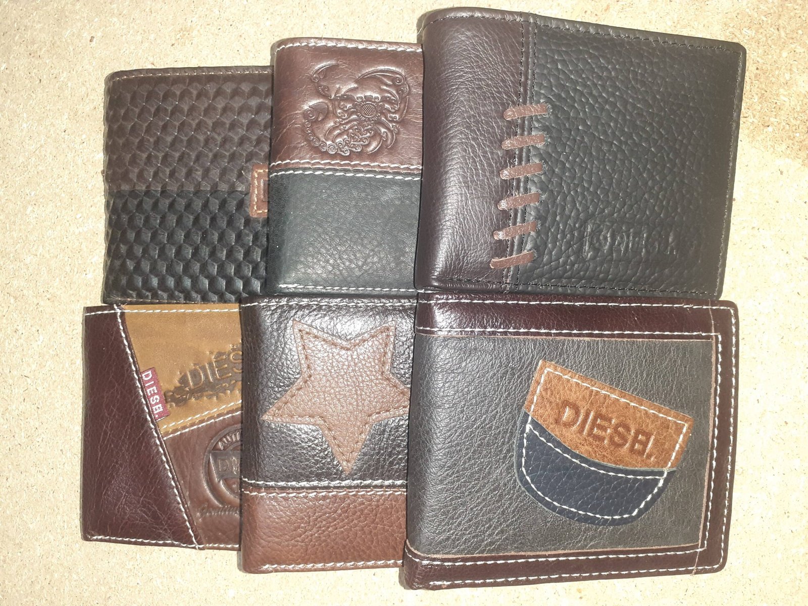 Cartera de hombre abierta sin boton