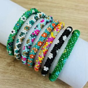 Pulsera con abalorios de colores