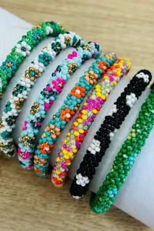 Pulsera con abalorios de colores