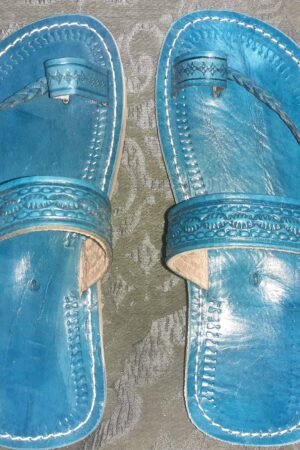 Sandalia de cuero. Color Azul