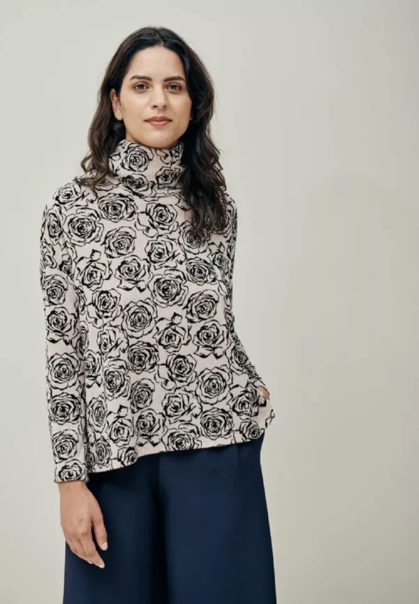 Prince Sweater - Flocked Pink in Beige