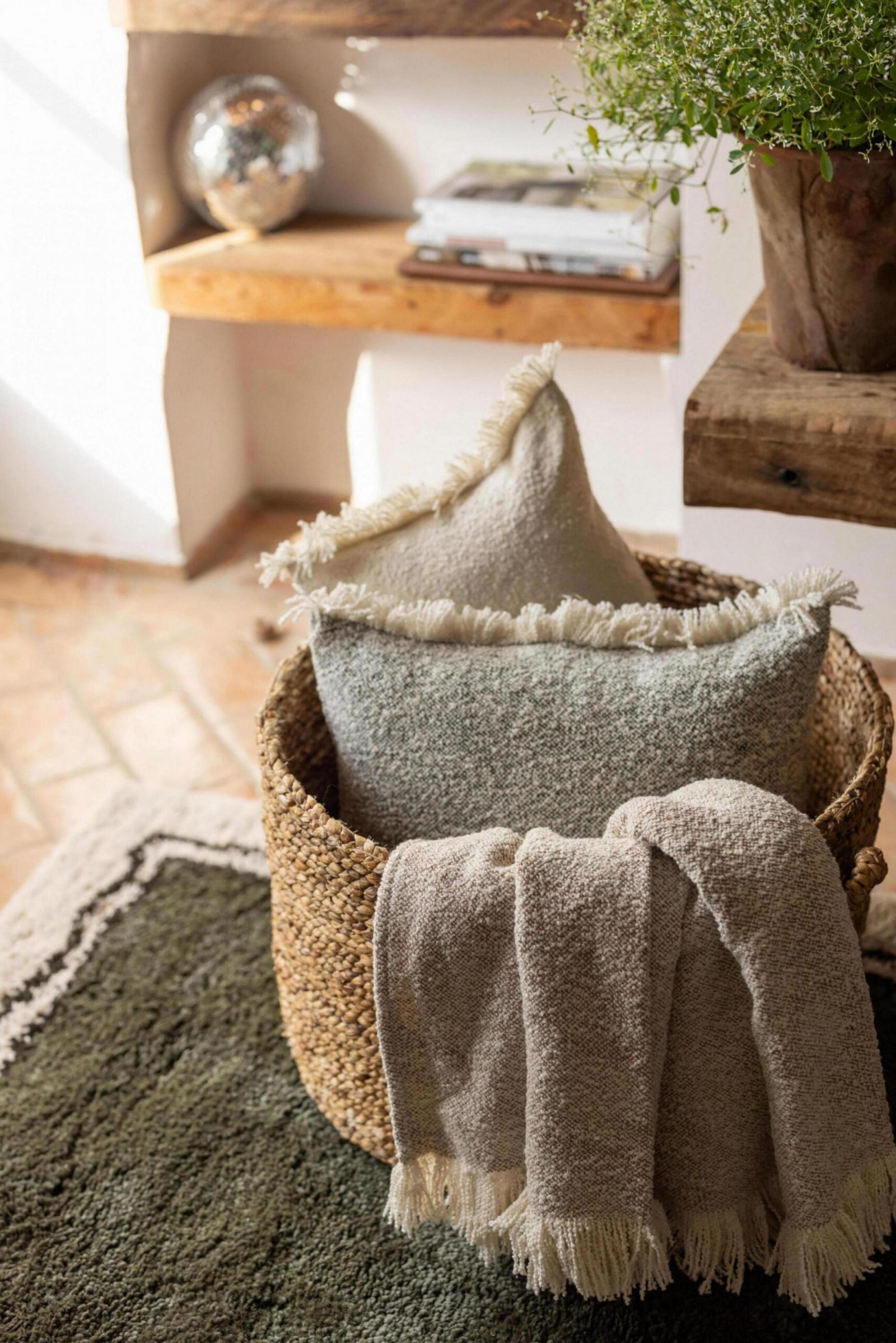 Jane Heathered Throw Blanket 130 X 160 - Image 3