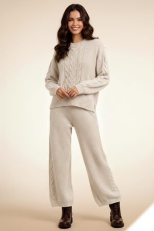 Pocketless sweater and pants set with twisted detail