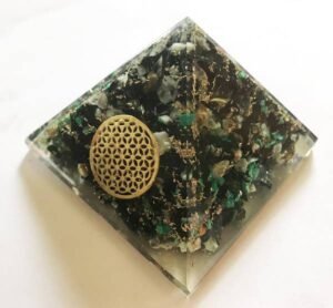 Large Orgonite Pyramide Chrysocolla Flower of Life