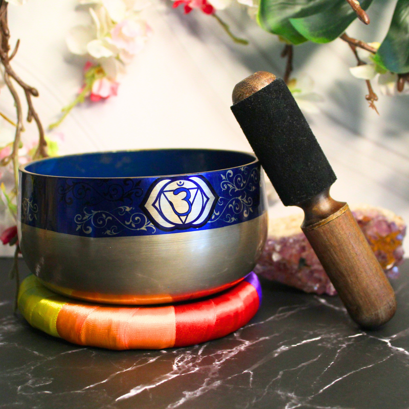 Third Eye Chakra Singing Bowl silver brass - Cobalt blue - Image 5