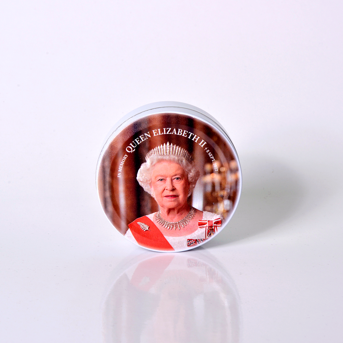 Honey Candy Tin | Queen Elizabeth II Portrait - Image 3
